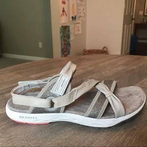 *SOLD* Size 7 Merrell Air Cushion Sandals
